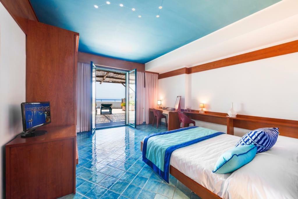 罗司考格里奥酒店 Marina del Cantone 外观 照片