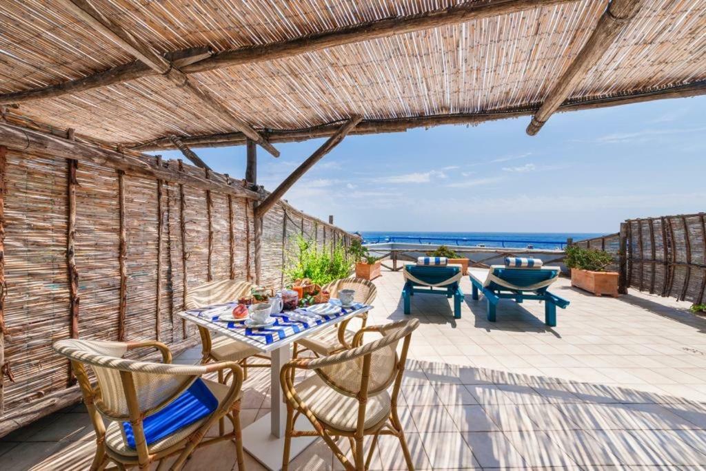 罗司考格里奥酒店 Marina del Cantone 外观 照片